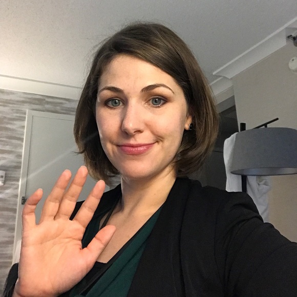 Meet your Posher, Nichole - Picture 4 of 5